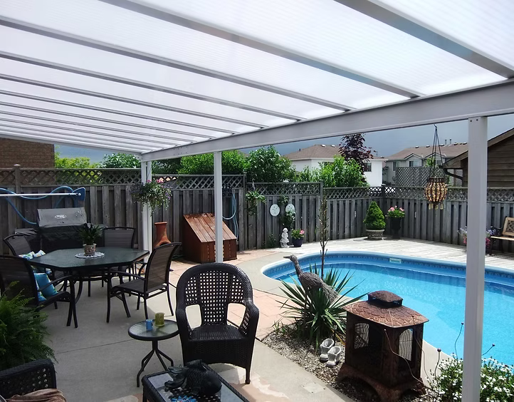 Solariums 3 saisons sur mesure au Québec 1 installation Abris Rigides Northlander