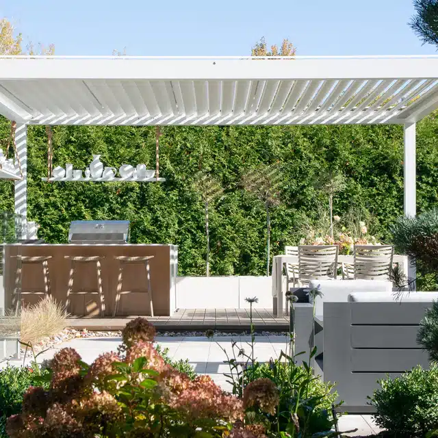 Pergolas bioclimatiques 4 saisons au Québec 10 pergola-fermee-vitrage-lateral-coulissant-levis