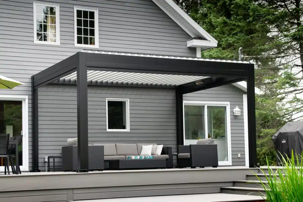 Membrane PVC pour Patio & Balcon au Québec 1 pergola-bioclimatique-aluminium-adossee-maison-quebec